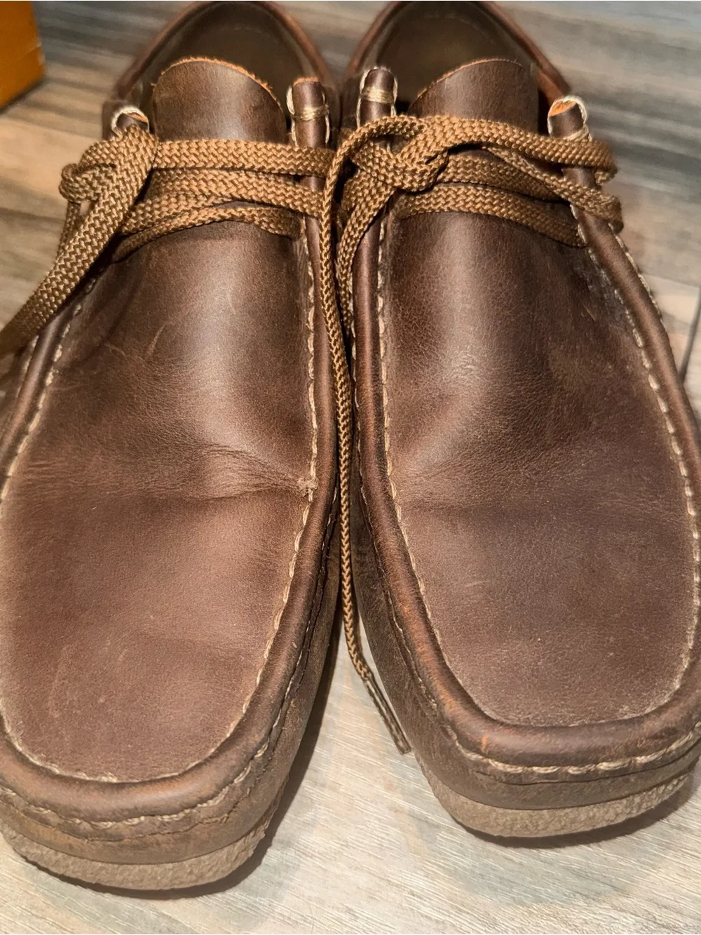 Clark’s original wallabee men’s 9.5 leather moc toe crepe sole lace shoe